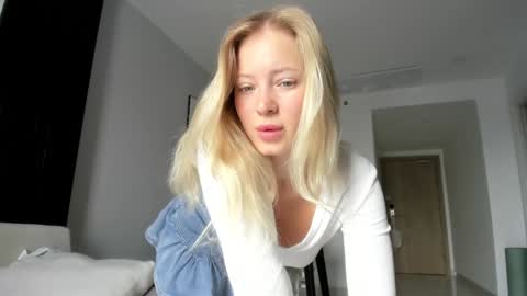 Snapshot of e___lisa chatting on February 2025 02:47:02 AM fansly - yourbestbaby online show from February 2025 02:47:02 AM