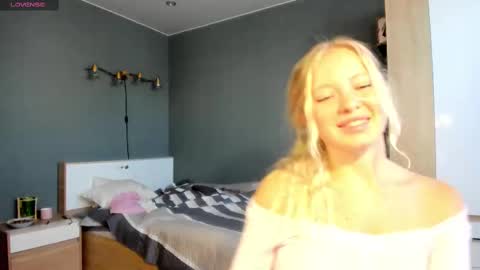 Snapshot of e___lisa chatting on March 2025 07:12:02 AM fansly - yourbestbaby online show from March 2025 07:12:02 AM