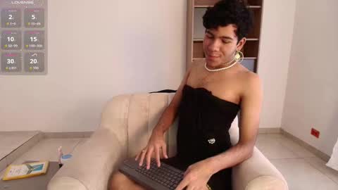 Snapshot of e_r_o_s_ chatting on November 2025 07:52:02 PM John online show from November 2025 07:52:02 PM