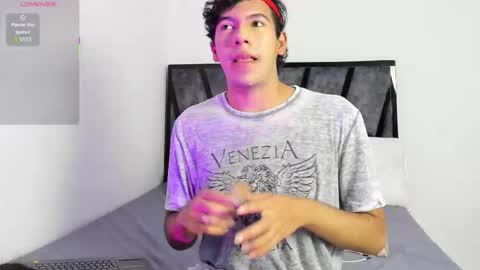 Snapshot of e_r_o_s_ chatting on January 2026 08:32:02 PM John online show from January 2026 08:32:02 PM