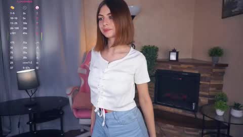 Snapshot of earthadobb chatting on September 2025 06:40:01 PM Emma online show from September 2025 06:40:01 PM