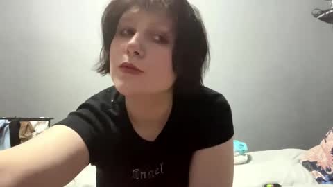 Snapshot of earthascritchfield chatting on April 2026 05:18:01 PM Rina online show from April 2026 05:18:01 PM