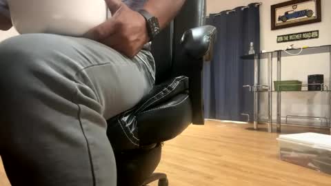 Snapshot of easternjerk chatting on September 2025 04:50:01 PM easternjerk online show from September 2025 04:50:01 PM