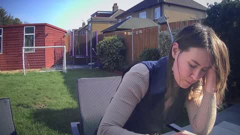 Nadia Ferreira  online show from March 2026 11:05:02 AM