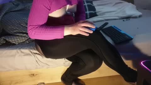 Snapshot of eblata chatting on February 2025 02:18:01 AM shy yoong cross online show from February 2025 02:18:01 AM