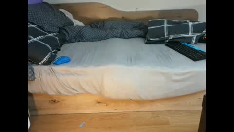 Snapshot of eblata chatting on March 2025 06:46:02 AM shy yoong cross online show from March 2025 06:46:02 AM