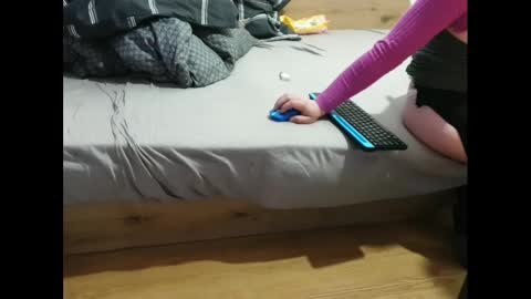 Snapshot of eblata chatting on March 2025 09:04:02 PM shy yoong cross online show from March 2025 09:04:02 PM