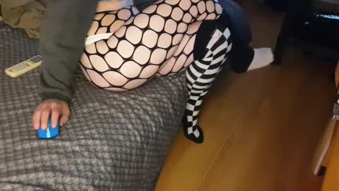 Snapshot of eblata chatting on October 2025 10:25:02 PM shy yoong cross online show from October 2025 10:25:02 PM