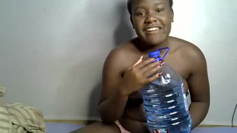 Queen online show from March 2026 11:42:01 PM