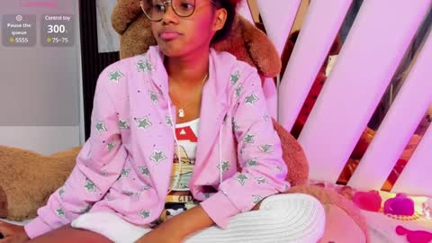 Snapshot of ebony_beautifull chatting on January 2025 02:04:02 AM Luci online show from January 2025 02:04:02 AM