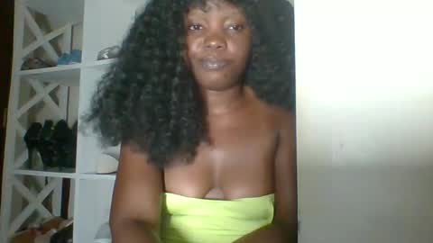 Snapshot of ebony_malkia chatting on December 2025 05:07:02 PM Malikia online show from December 2025 05:07:02 PM