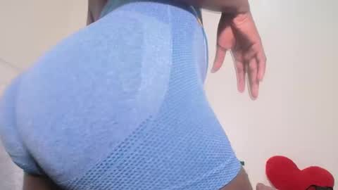ebony_pearl69 online show from October 2025 03:46:02 PM