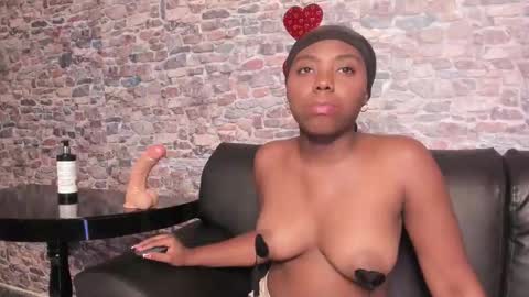 Snapshot of ebony_sub chatting on February 2026 12:04:02 PM Xiomy online show from February 2026 12:04:02 PM