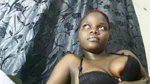 Snapshot of ebony_tasha chatting on February 2025 08:10:01 PM tasha online show from February 2025 08:10:01 PM