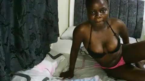 Snapshot of ebony_tasha chatting on February 2025 12:28:01 AM tasha online show from February 2025 12:28:01 AM