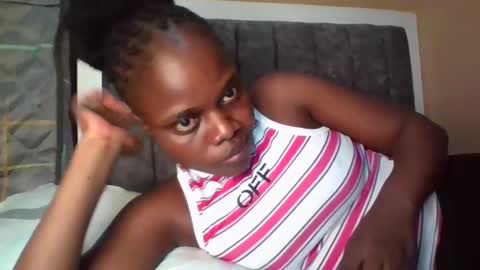 Snapshot of ebony_tasha chatting on September 2025 05:29:02 PM tasha online show from September 2025 05:29:02 PM