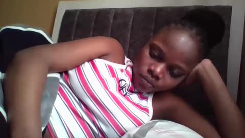 Snapshot of ebony_tasha chatting on September 2025 12:43:02 PM tasha online show from September 2025 12:43:02 PM