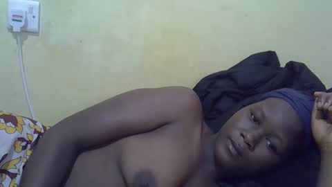 Snapshot of ebony_vanillah chatting on February 2026 04:50:02 AM ebony_vanillah online show from February 2026 04:50:02 AM