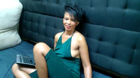 Snapshot of ebonyblazexxx chatting on December 2025 08:13:02 PM EBONYBLAZEXXX online show from December 2025 08:13:02 PM