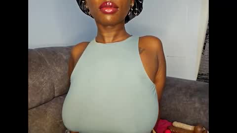 Ebony Melanie online show from October 2025 11:57:01 PM