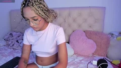 Queen Ebony online show from February 2026 04:17:01 PM