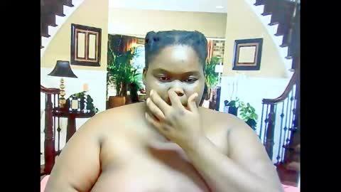 Snapshot of ebonyhotbuns4u2luv chatting on February 2025 01:19:02 PM ebonyhotbuns4u2luv online show from February 2025 01:19:02 PM