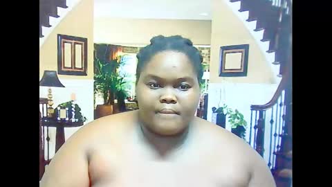 Snapshot of ebonyhotbuns4u2luv chatting on March 2025 12:01:02 PM ebonyhotbuns4u2luv online show from March 2025 12:01:02 PM