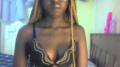 Ebonymuse2 online show from April 2026 07:25:02 AM