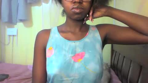 Ebonymuse2 online show from May 2026 06:19:02 AM
