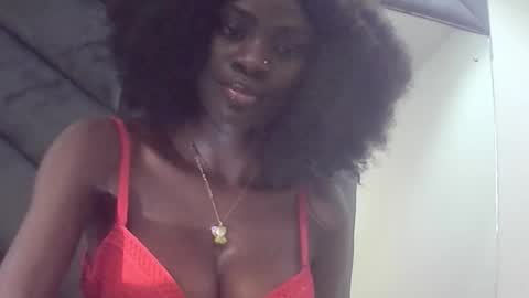 Snapshot of ebonypetiti chatting on October 2025 12:11:01 AM queen online show from October 2025 12:11:01 AM