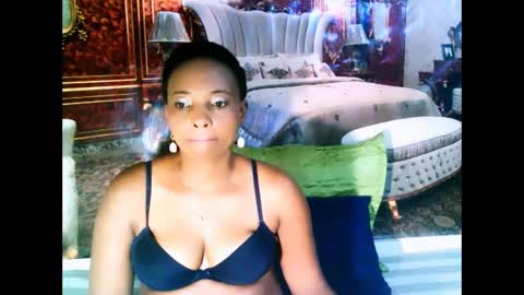 Snapshot of ebonyseductionz chatting on January 2025 05:45:02 PM Zammy online show from January 2025 05:45:02 PM