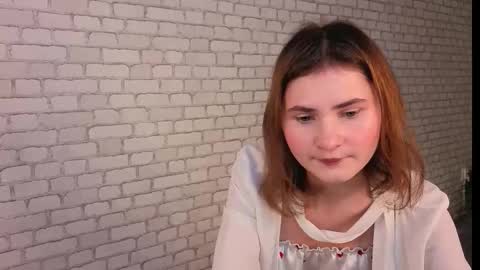 Monica online show from October 2025 01:54:01 PM