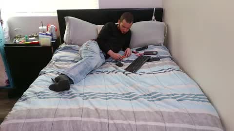 Snapshot of eclipticice94 chatting on November 2025 06:23:02 PM eclipticice94 online show from November 2025 06:23:02 PM