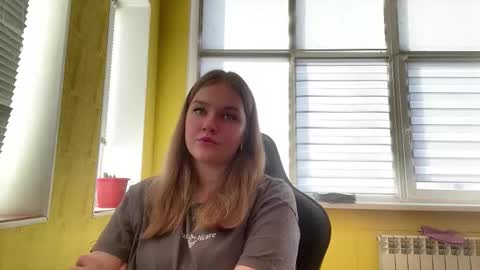 Snapshot of edahucks chatting on February 2026 11:54:02 AM Mia online show from February 2026 11:54:02 AM