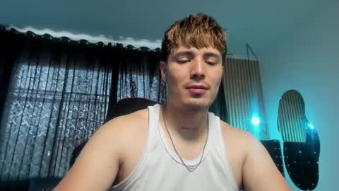 Snapshot of eddivine chatting on March 2026 04:02:02 PM ED DIVINE online show from March 2026 04:02:02 PM