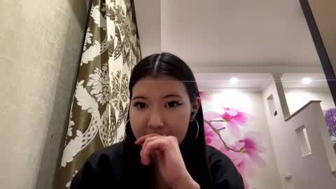 Snapshot of edinabluett chatting on February 2026 06:52:02 PM Eri online show from February 2026 06:52:02 PM