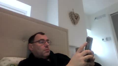 edinandy77 online show from December 2025 10:21:02 AM