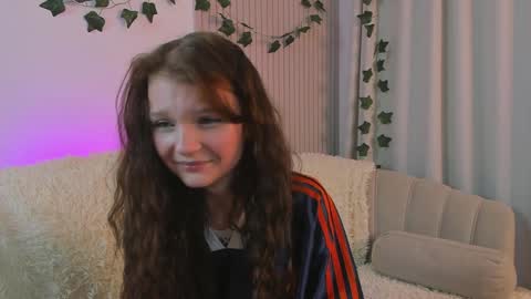 Lisa  online show from January 2025 11:21:01 PM