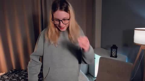 Snapshot of edlacarleton chatting on January 2026 01:09:02 AM Nikki online show from January 2026 01:09:02 AM