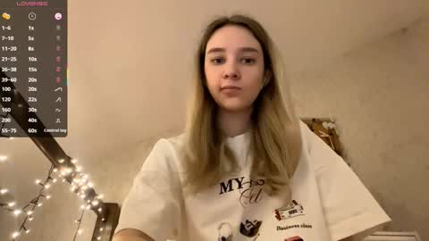 Dana online show from October 2025 03:51:02 PM