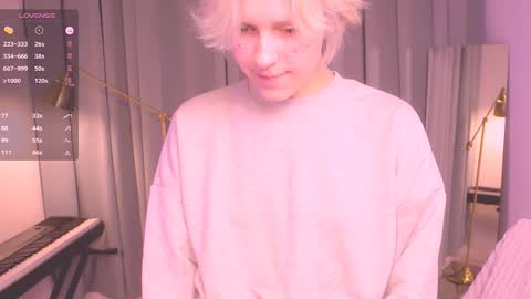 Snapshot of edward_holy chatting on December 2024 07:06:02 AM Edward online show from December 2024 07:06:02 AM