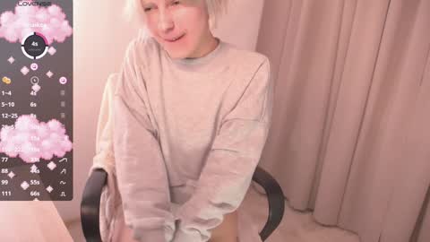 Snapshot of edward_holy chatting on January 2025 01:34:02 AM Edward online show from January 2025 01:34:02 AM