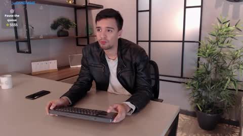 Eduardo online show from January 2025 03:17:02 AM