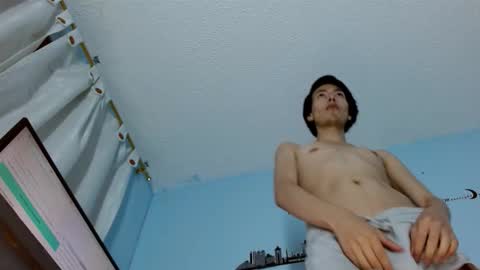 Snapshot of edward_sex18 chatting on October 2025 08:37:02 AM edward online show from October 2025 08:37:02 AM