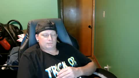 edwardaims_2please online show from July 2026 03:37:01 AM