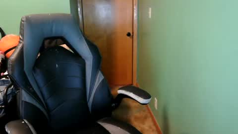 edwardaims_2please online show from August 2026 06:06:02 PM