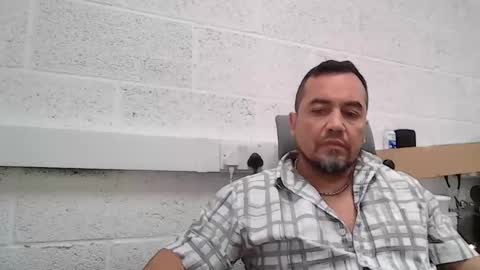 Snapshot of edwill13 chatting on February 2026 10:52:01 AM EdM online show from February 2026 10:52:01 AM