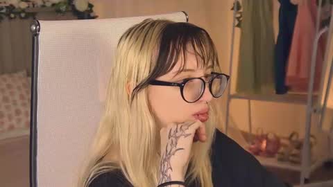 EVA NON NUDE online show from July 2026 05:28:02 PM