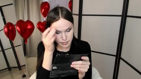 Effie Mur online show from February 2026 10:41:02 AM