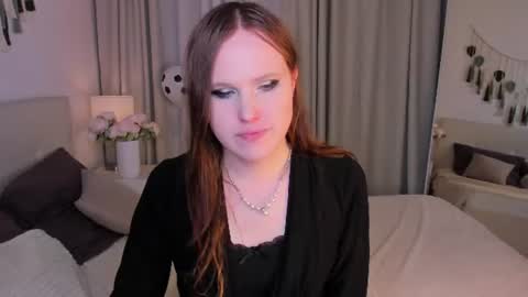 Effie Mur online show from July 2026 09:30:01 PM